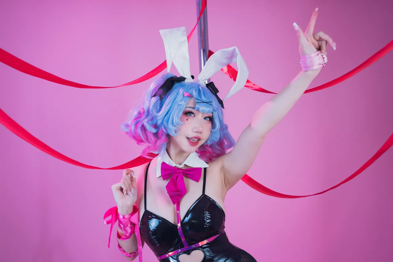 Danisaurz - Bunny Miku-erohere16.webp