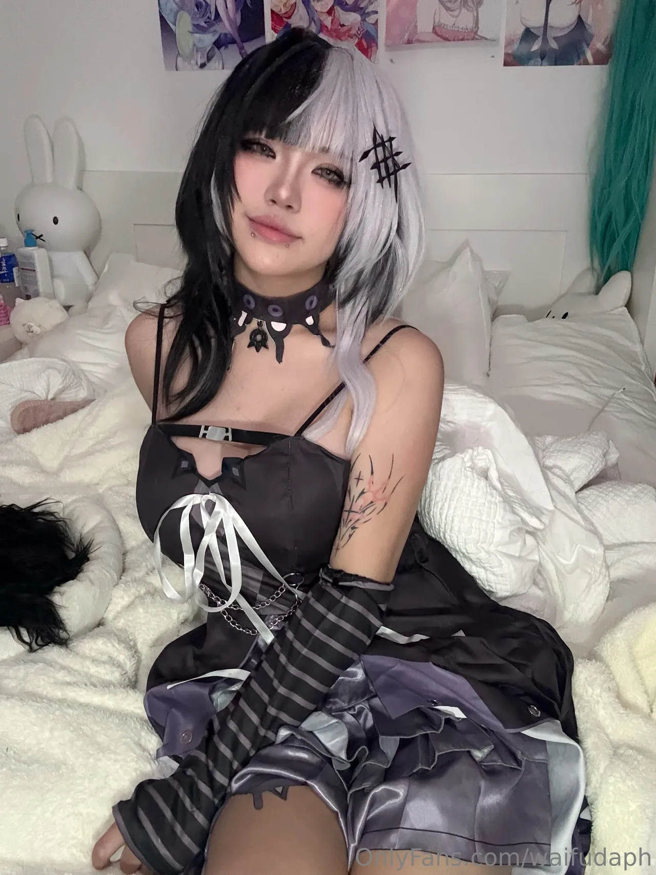 DaphVT - Shiori Novella-erohere4.webp