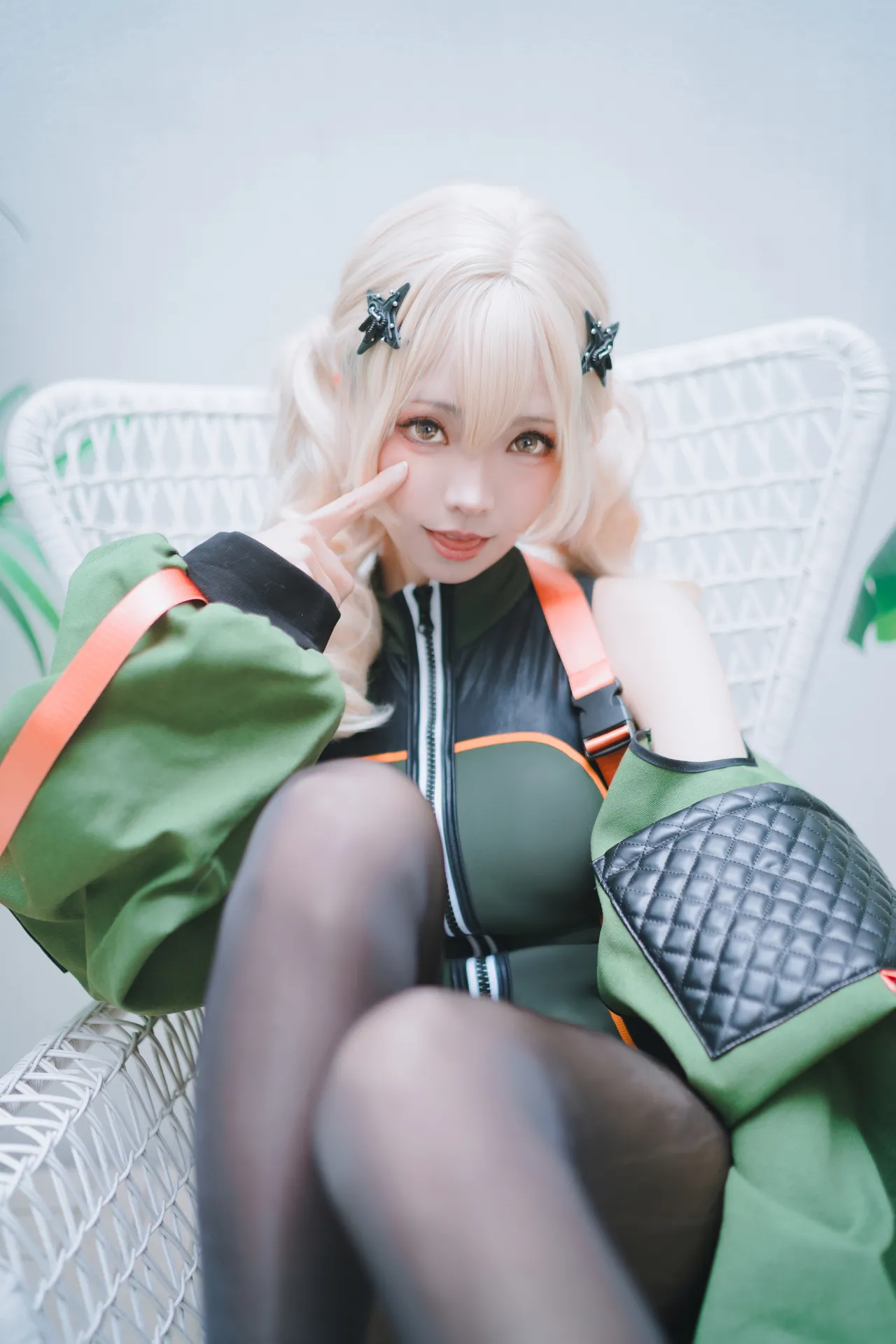 ElyEE子 - Crocodile Alert-erohere7.webp