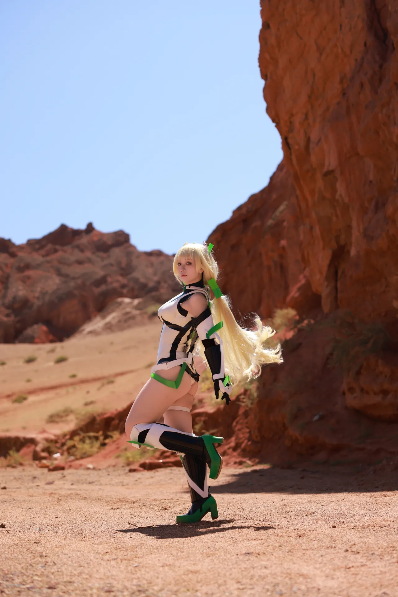 G44不会受伤 - Angela Balzac (Expelled from Paradise)-erohere31.webp