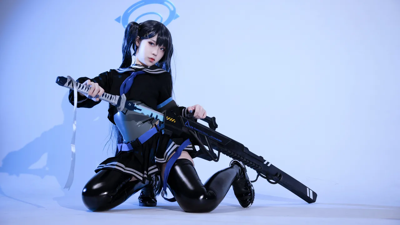 Blue-erohere6.webp