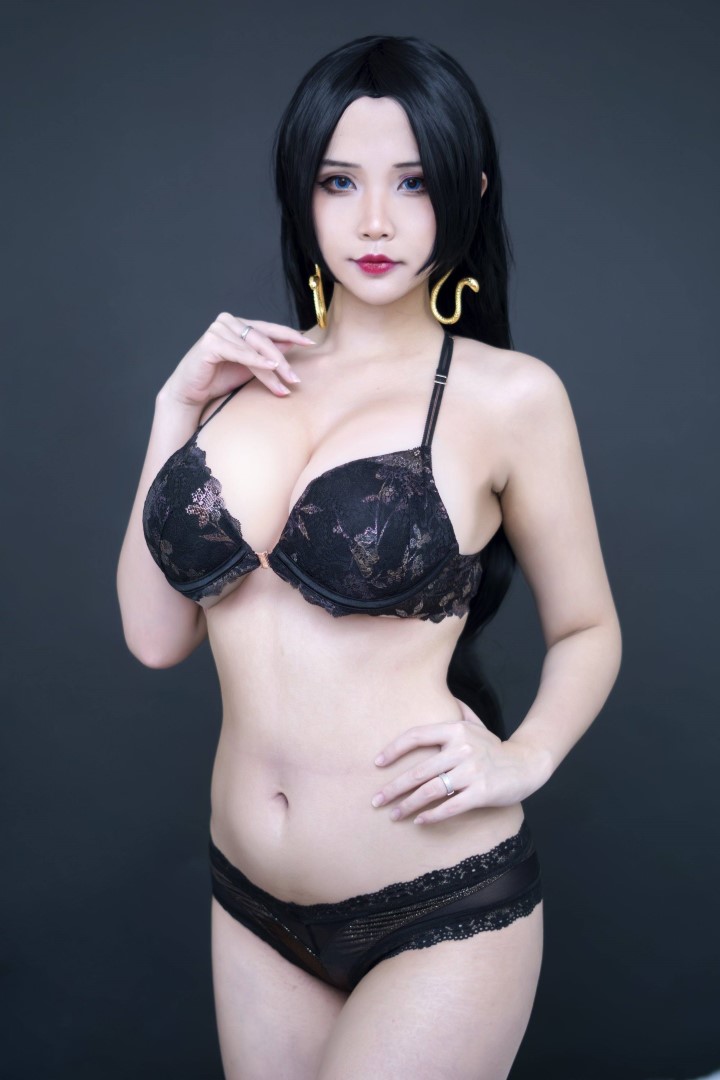 Hana Bunny – Boa Hancock-erohere1.jpg