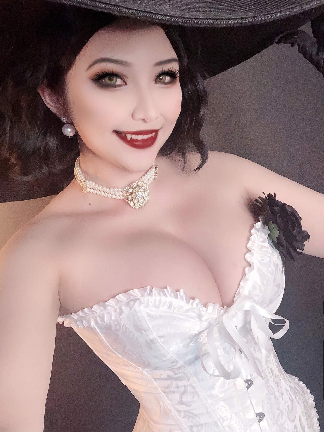 Hana Bunny - Lady Dimitrescu-erohere14.jpg