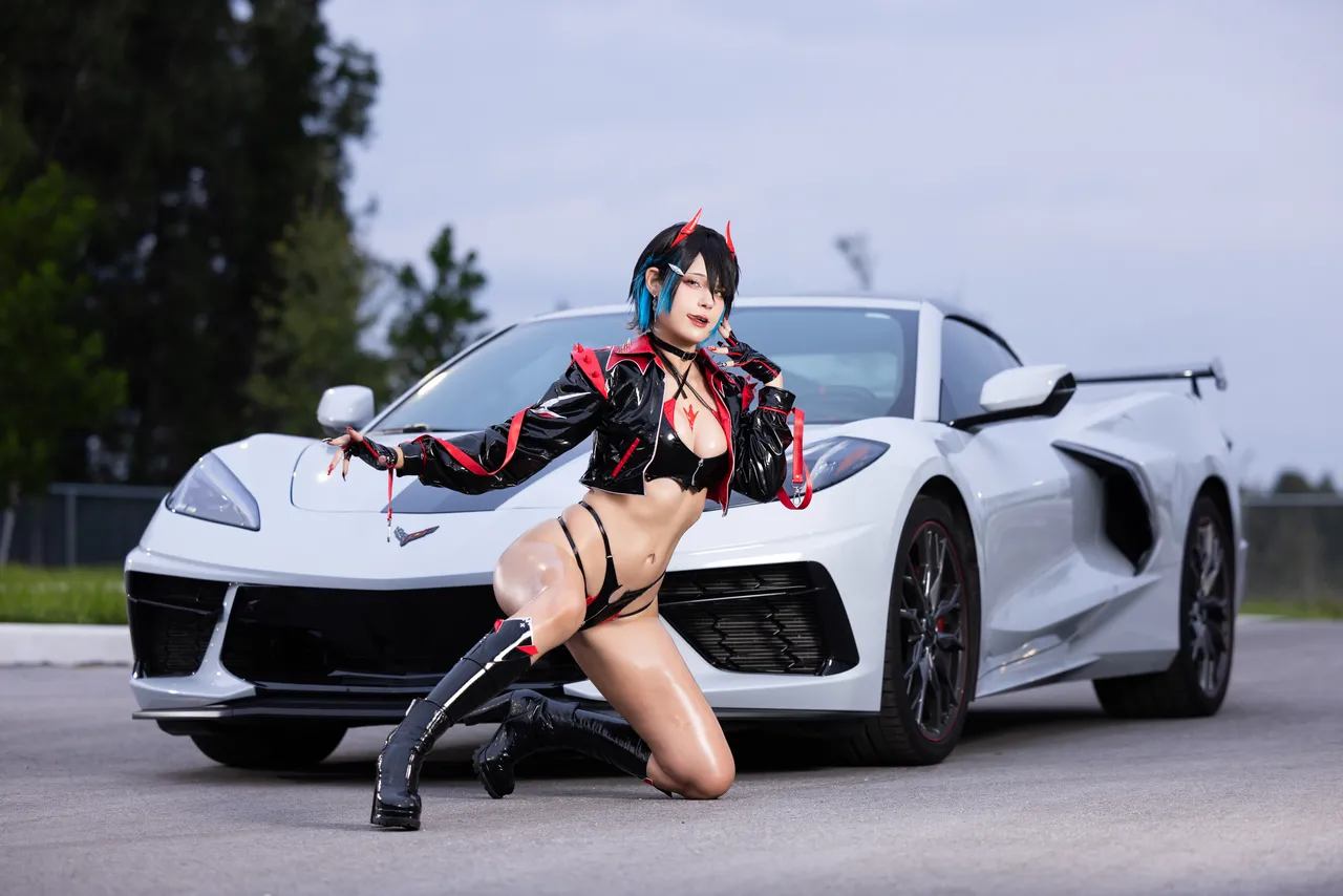 JeanWanWan - Race Queen Ulrich-erohere11.webp