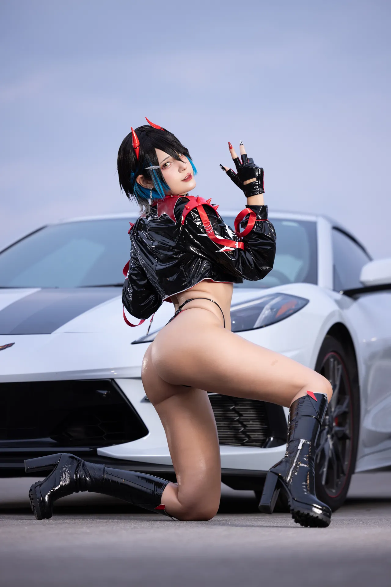 JeanWanWan - Race Queen Ulrich-erohere12.webp