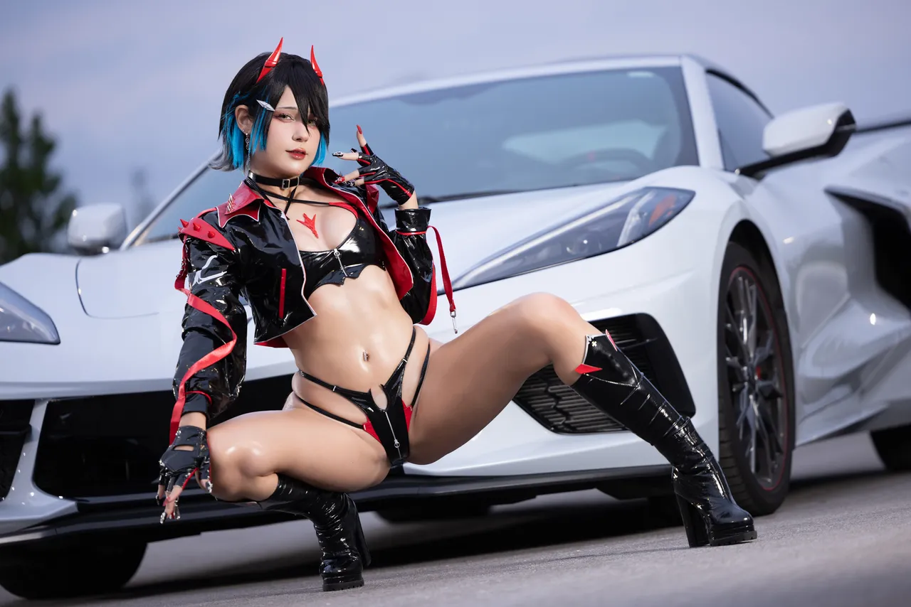 JeanWanWan - Race Queen Ulrich-erohere13.webp