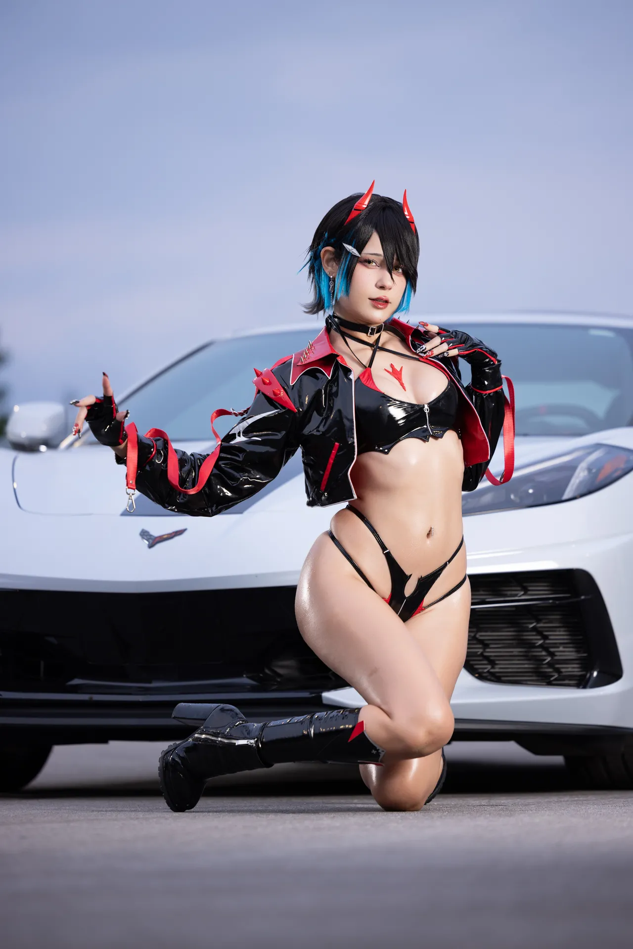 JeanWanWan - Race Queen Ulrich-erohere14.webp