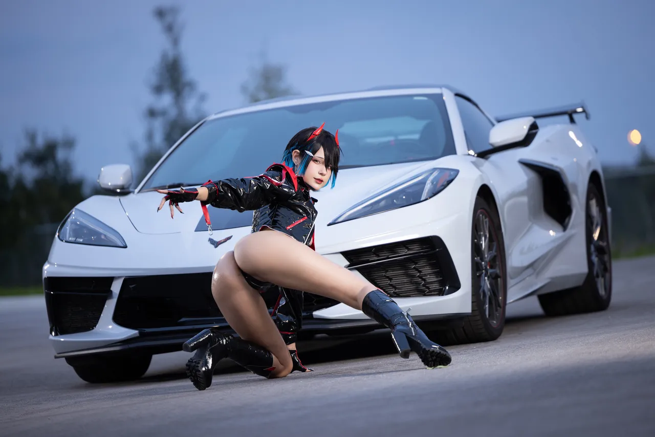 JeanWanWan - Race Queen Ulrich-erohere18.webp