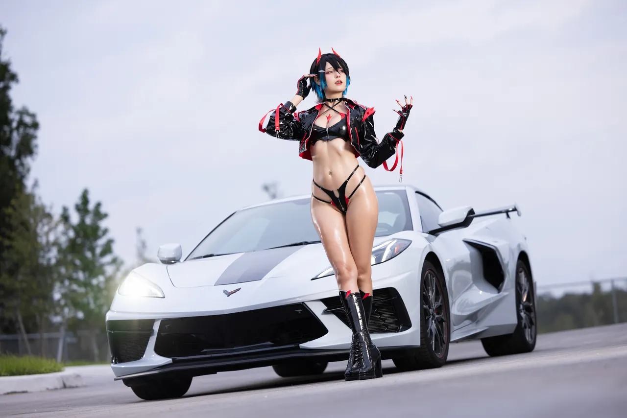 JeanWanWan - Race Queen Ulrich-erohere3.webp
