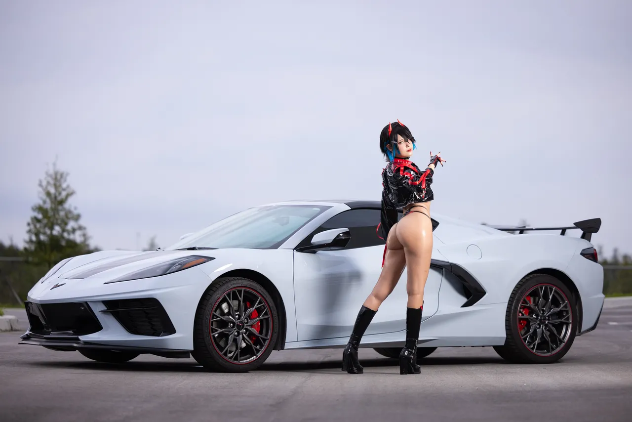 JeanWanWan - Race Queen Ulrich-erohere6.webp