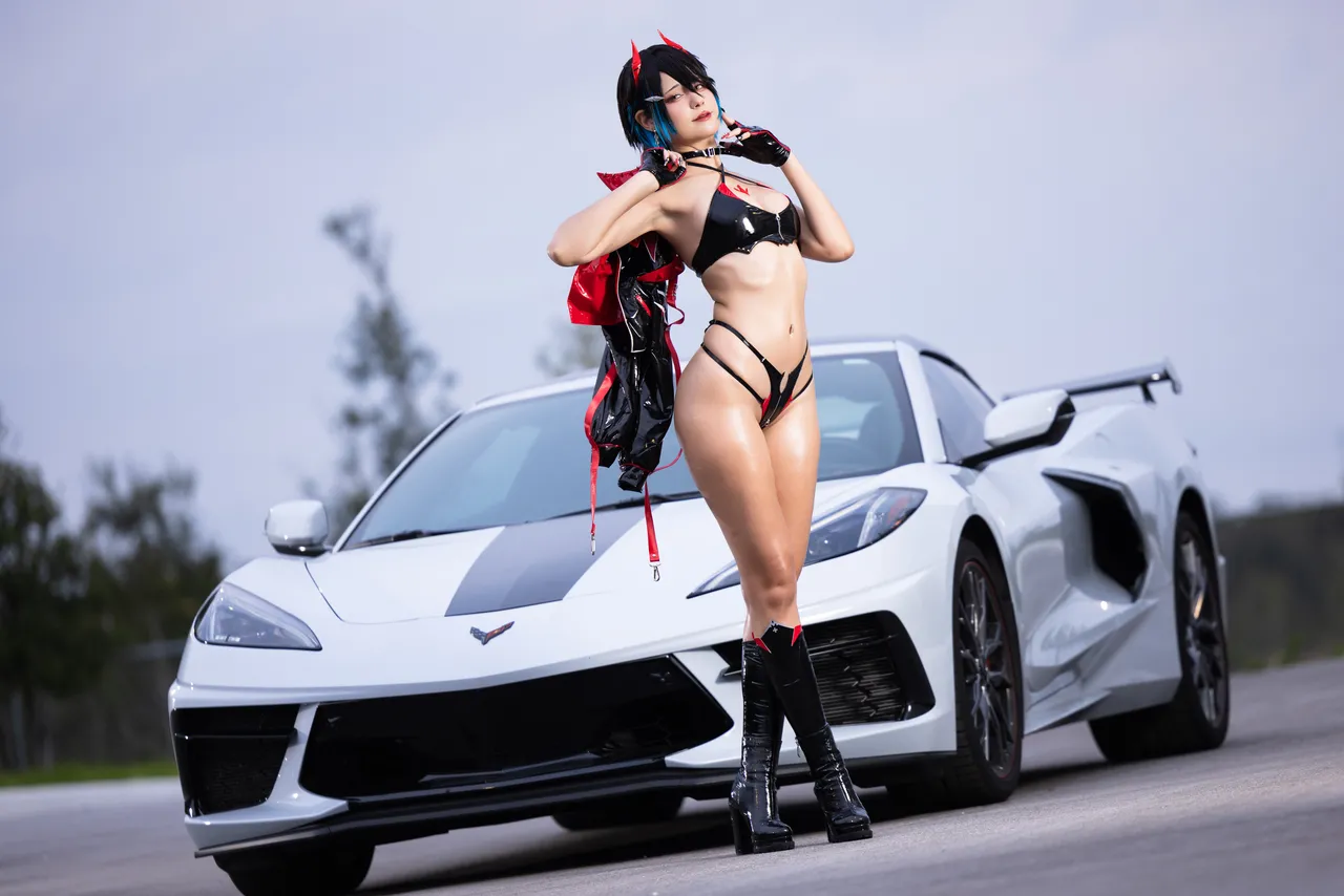 JeanWanWan - Race Queen Ulrich-erohere9.webp