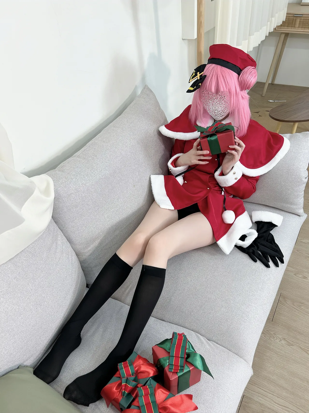 Kuru - Christmas Dorothy-erohere4.webp