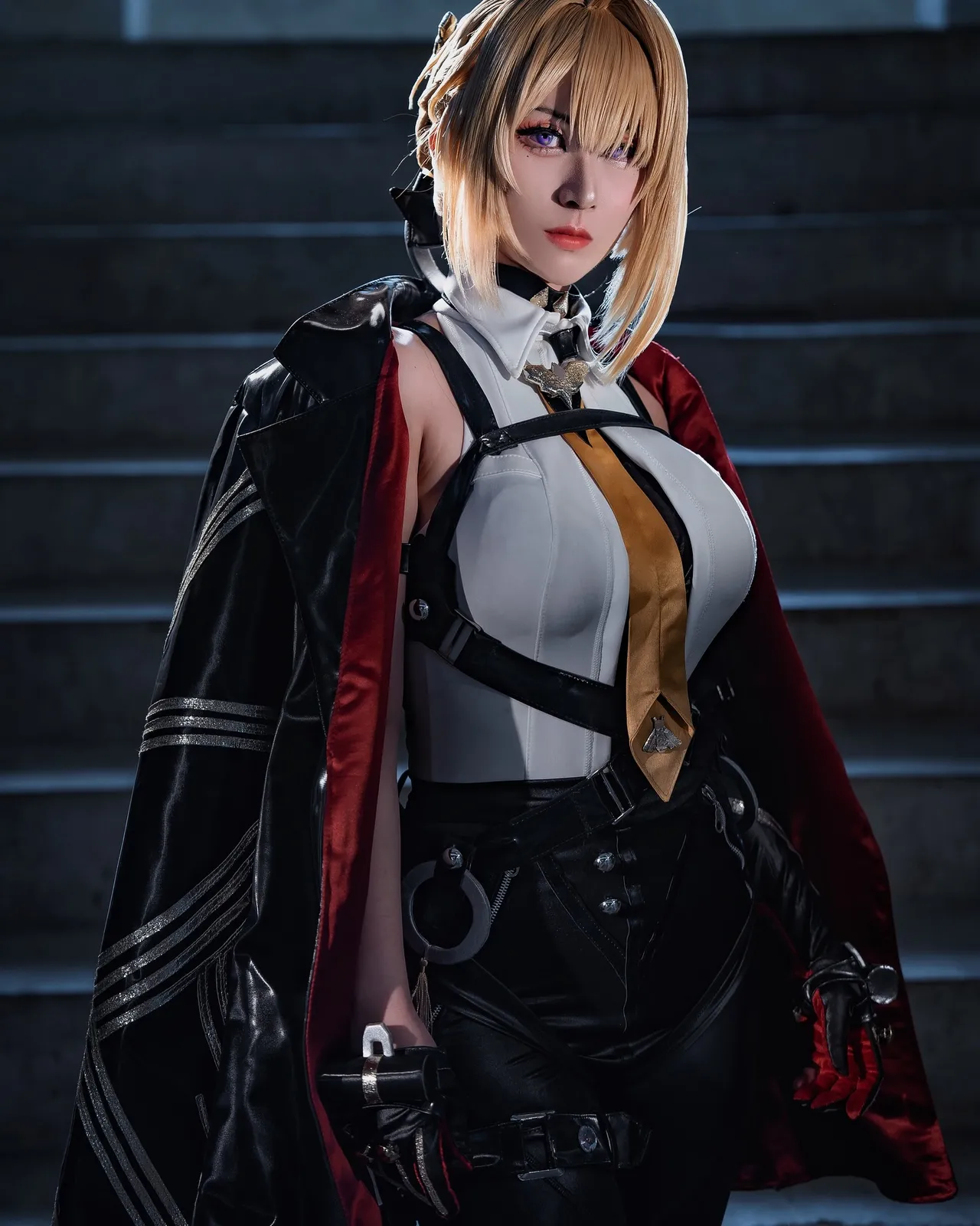 Larissa Rochefort - Evelyn Chevalier-erohere2.webp