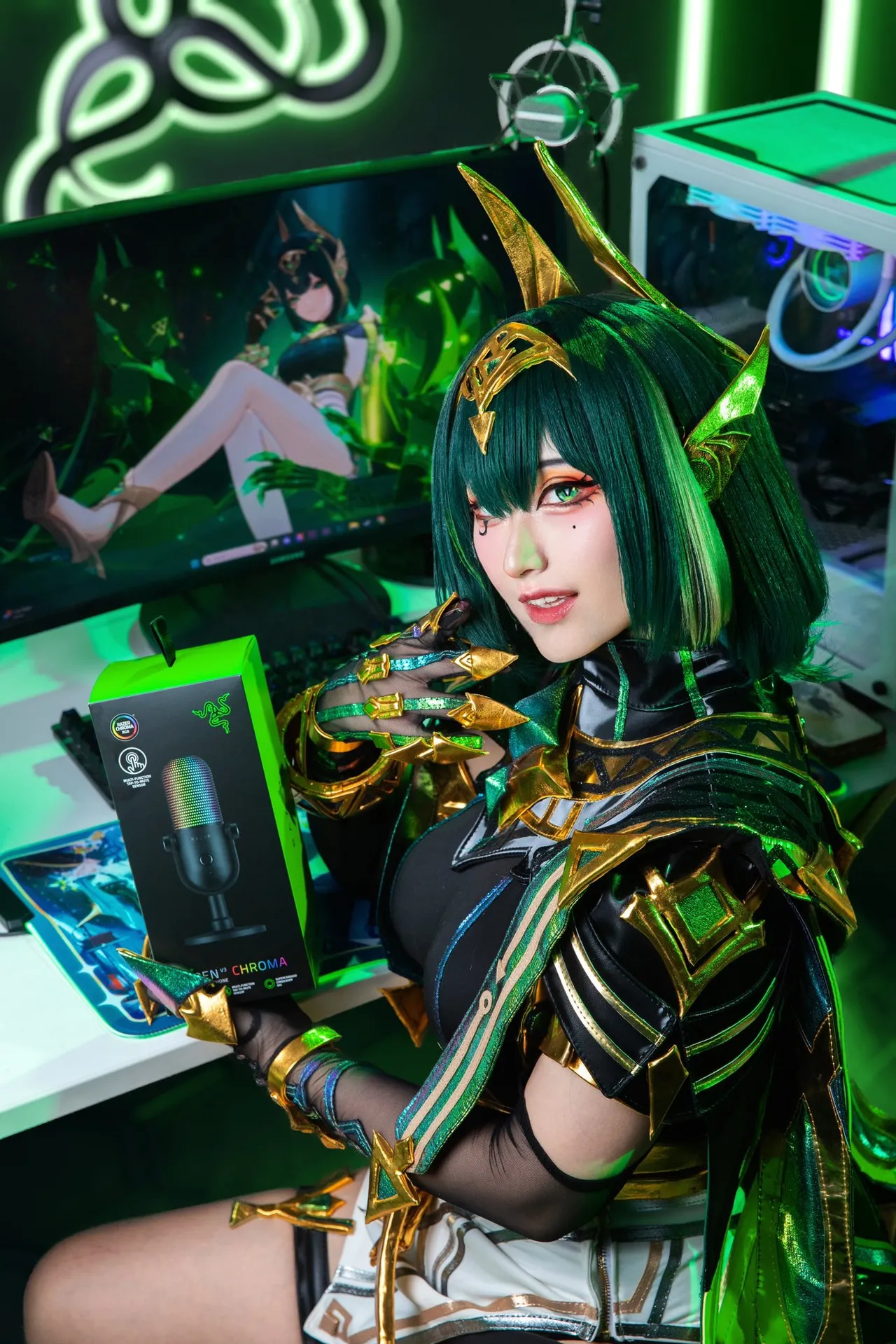 Larissa Rochefort - Nefer-erohere9.webp