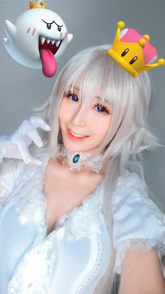 Twitter Larissa Rochefort (@larochefort11)-erohere114.jpg