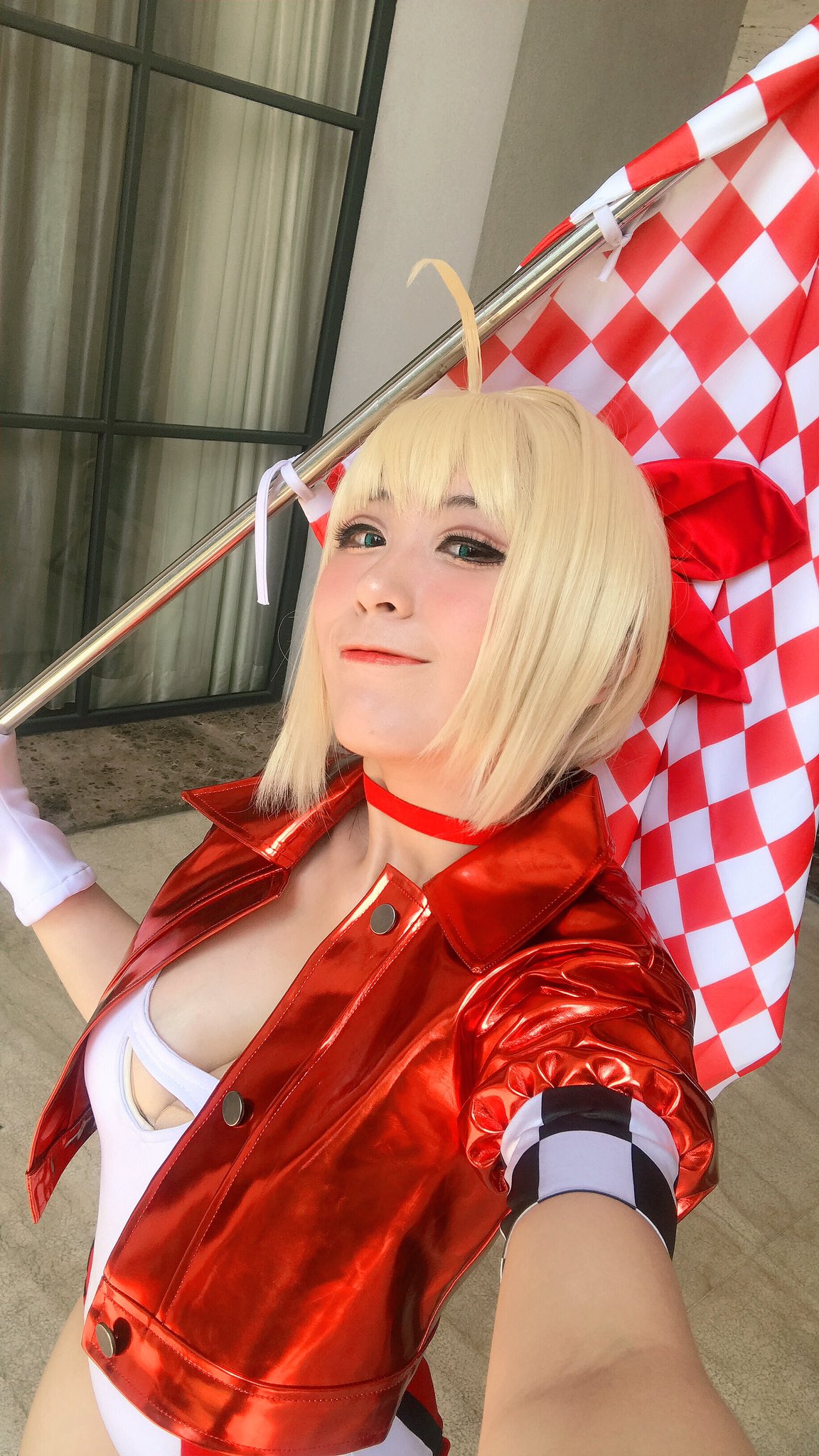 Twitter Larissa Rochefort (@larochefort11)-erohere142.jpg
