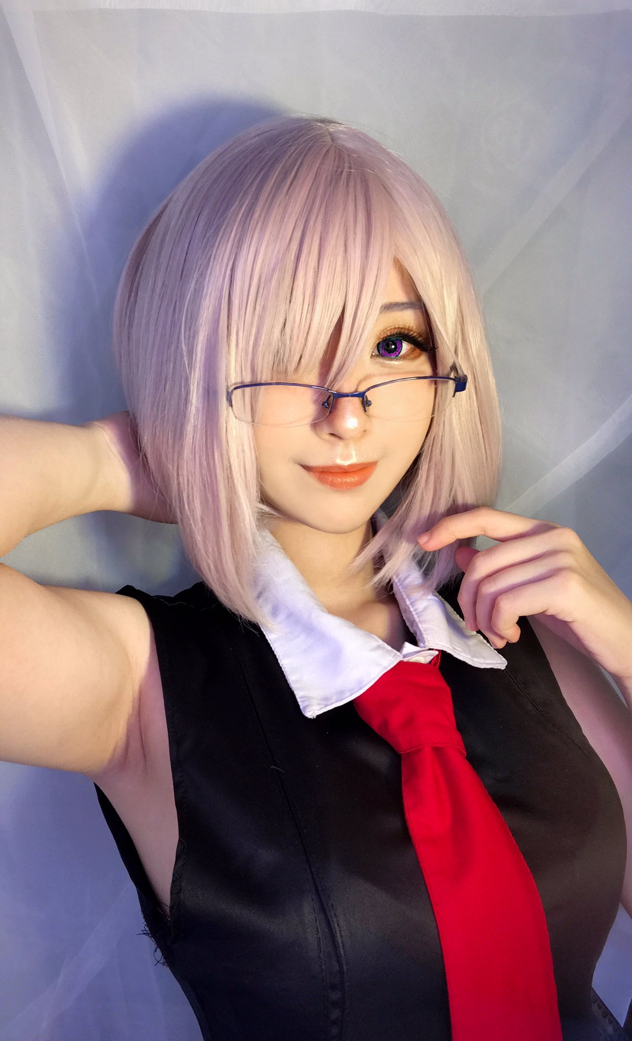 Twitter Larissa Rochefort (@larochefort11)-erohere40.jpg