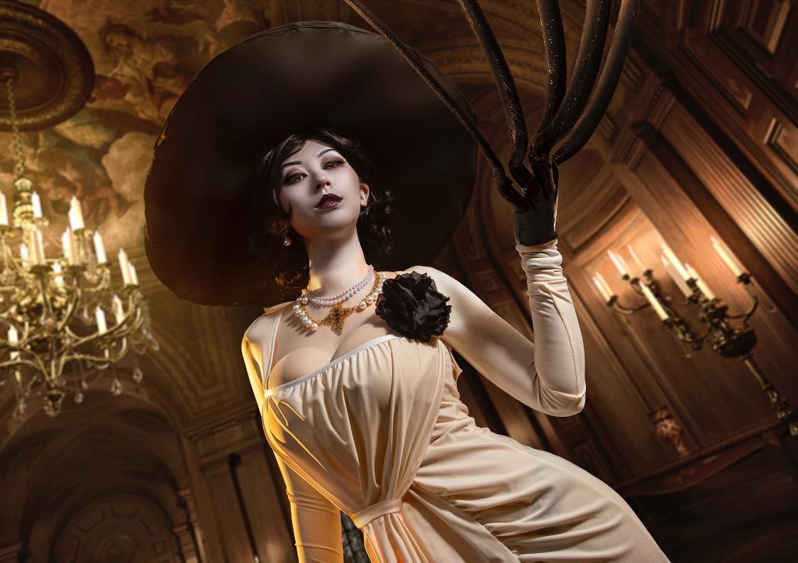Larissa Rochefort Cosplay Collection 2021-erohere11.jpg