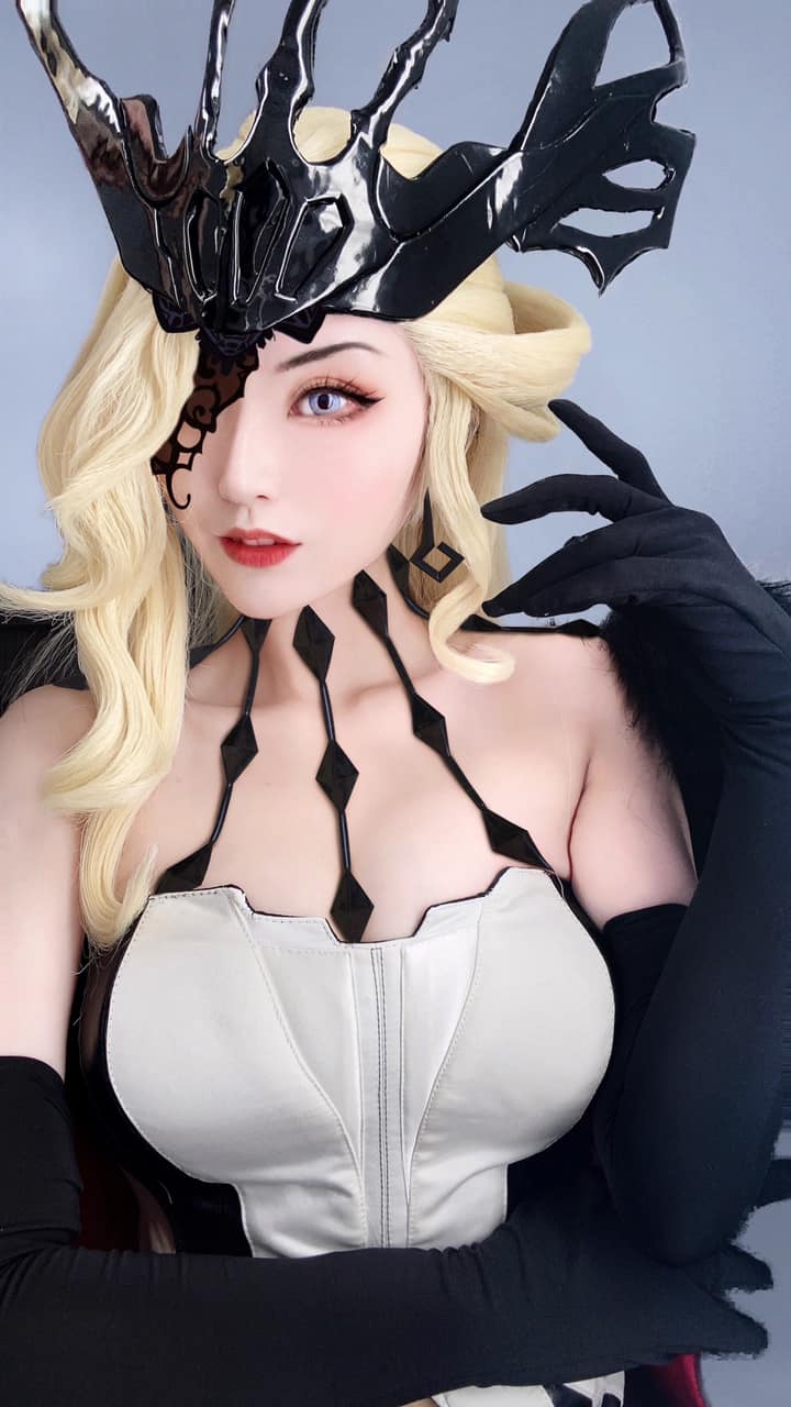 Larissa Rochefort Cosplay Collection 2021-erohere132.jpg