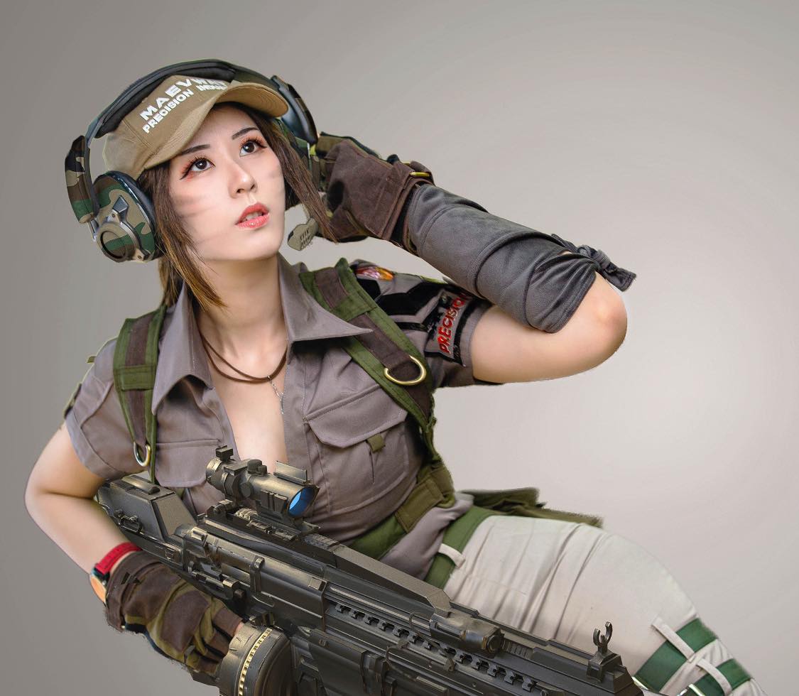 Larissa Rochefort Cosplay Collection 2021-erohere176.jpg