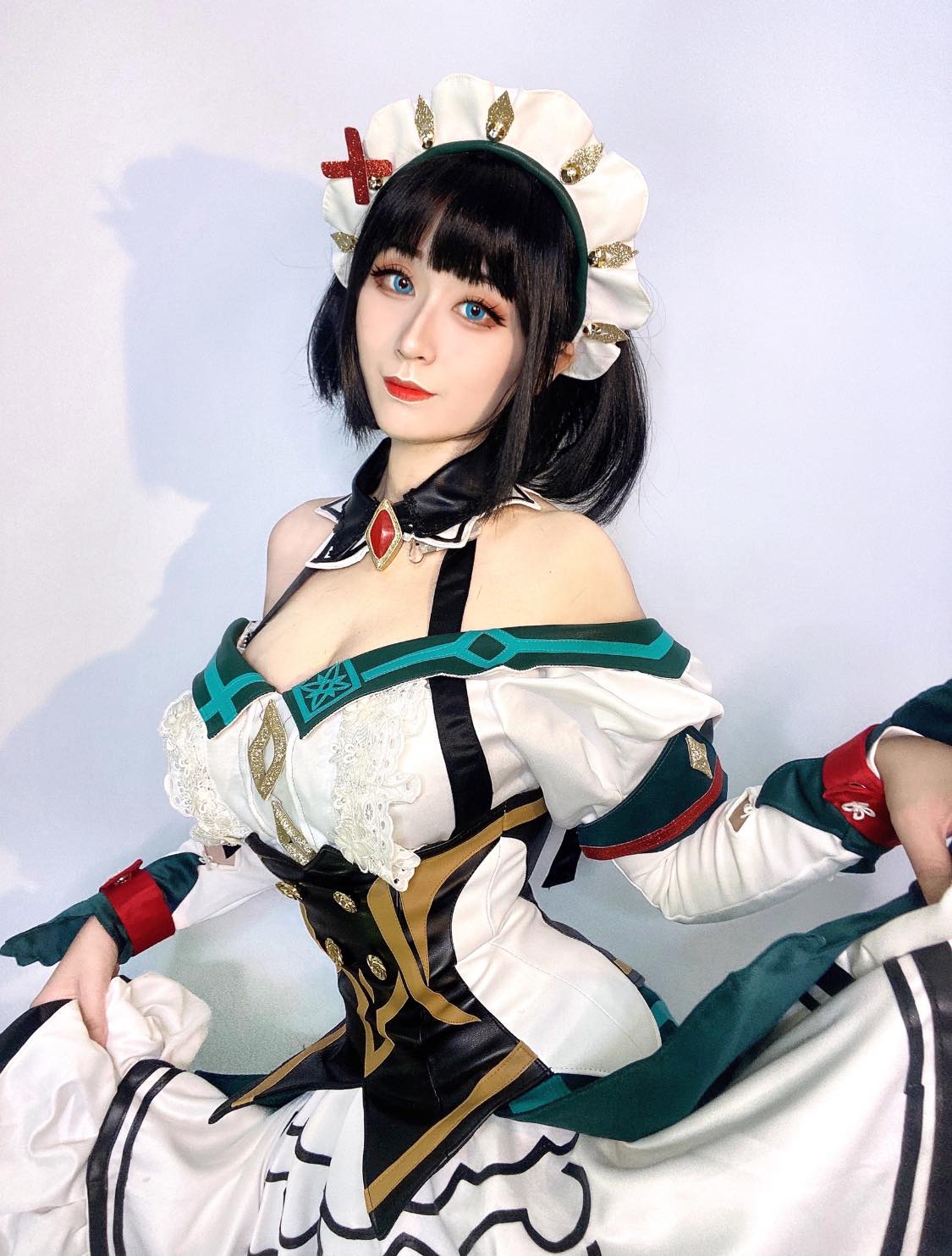 Larissa Rochefort Cosplay Collection 2021-erohere35.jpg