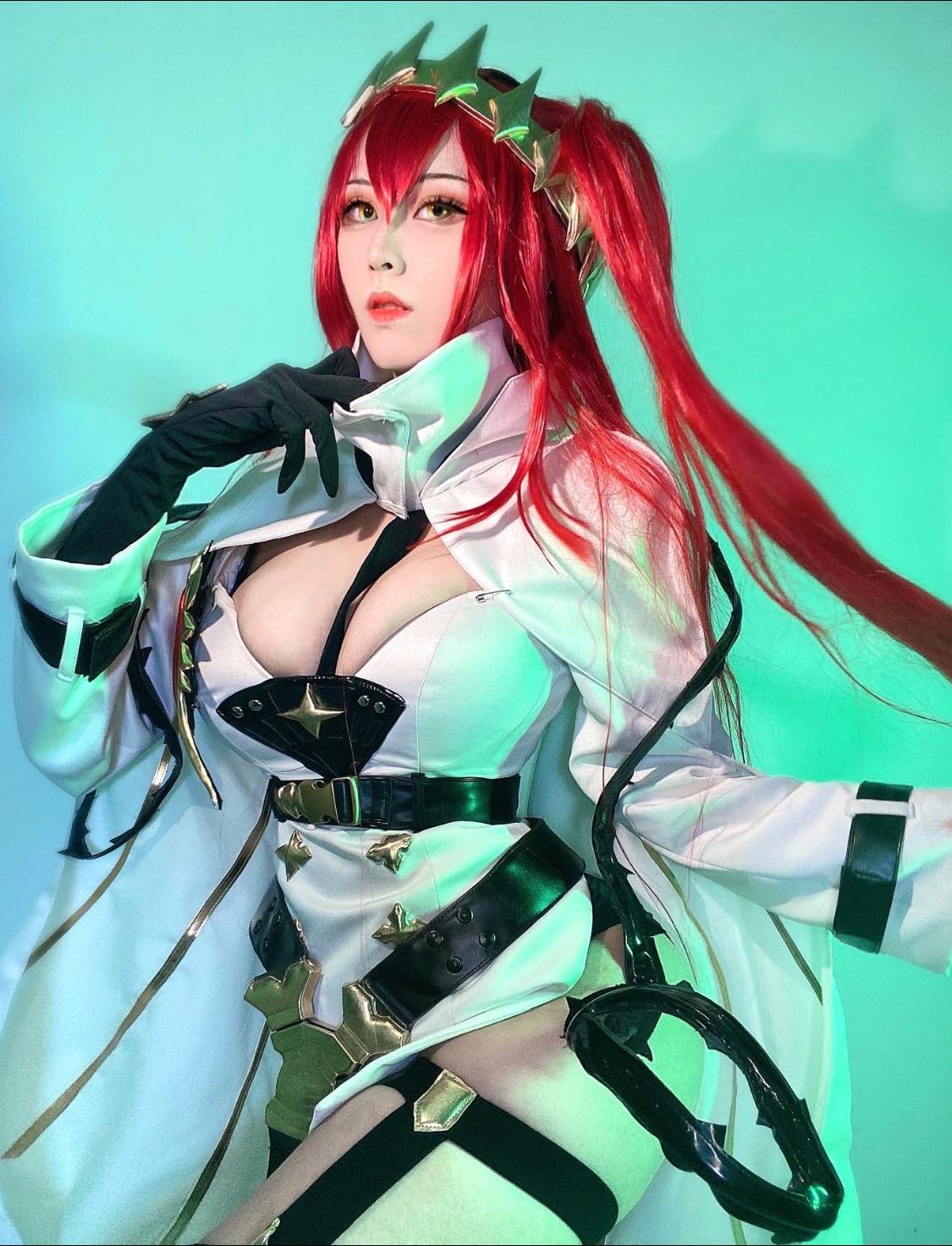 Larissa Rochefort Cosplay Collection 2021-erohere44.jpg