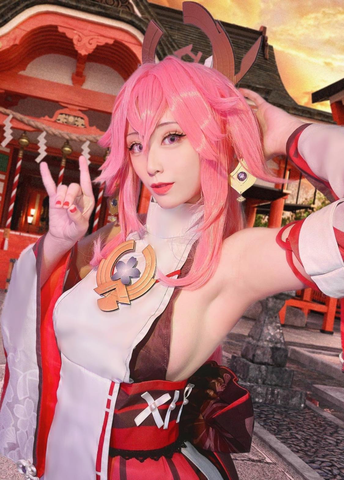 Larissa Rochefort Cosplay Collection 2021-erohere6.jpg