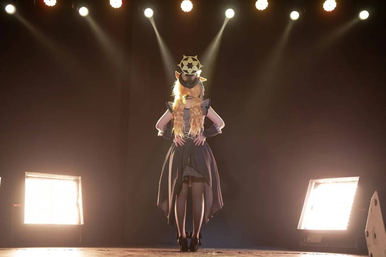 Lunananya - Iochi Mari (idol) (Blue Archive)