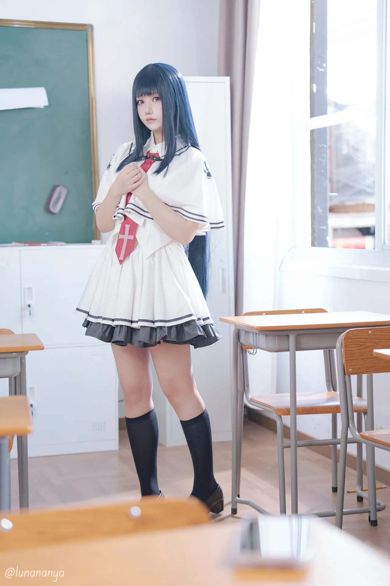 Lunananya - Takashima Zakuro-erohere1.webp