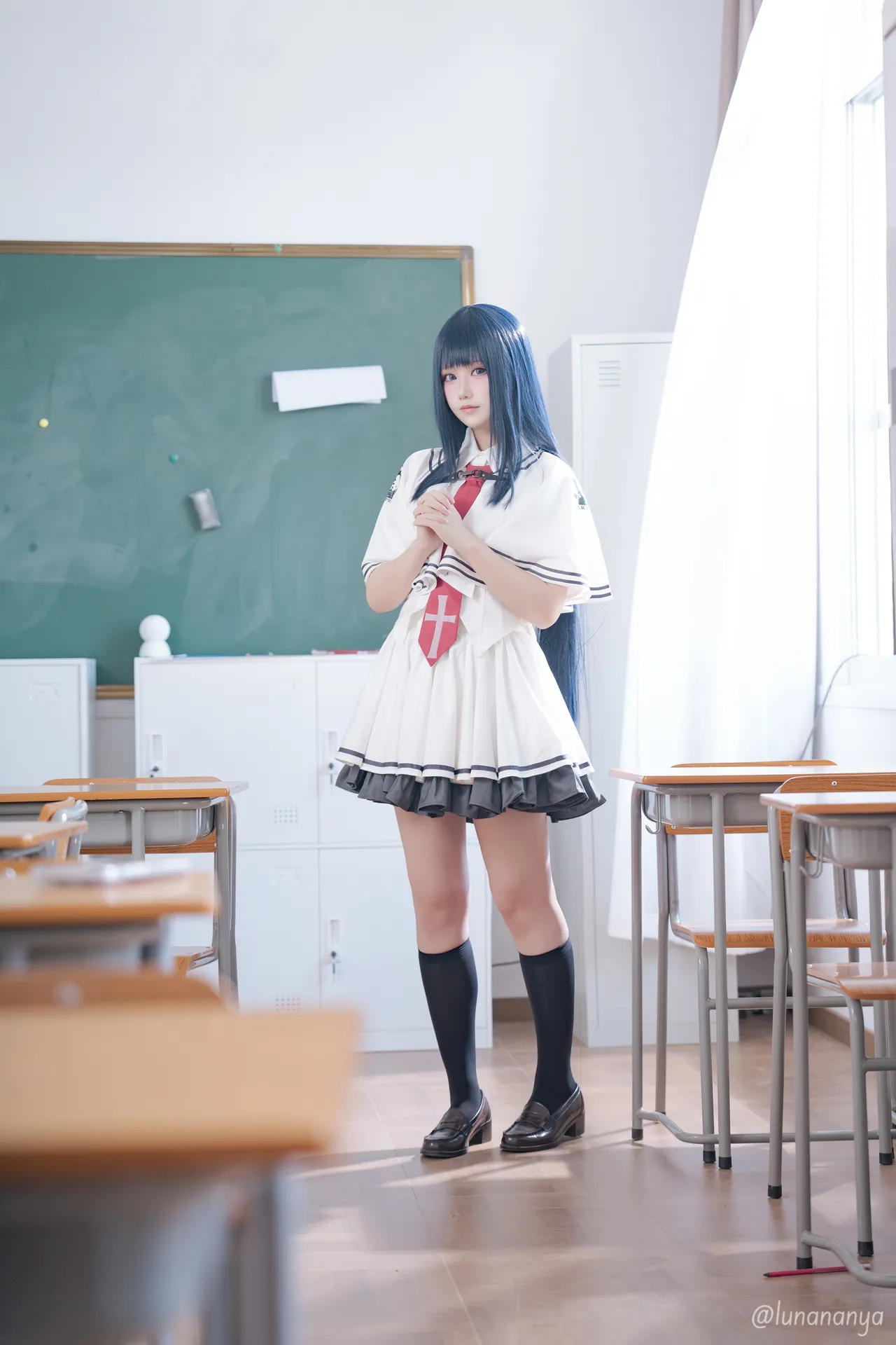 Lunananya - Takashima Zakuro-erohere2.webp