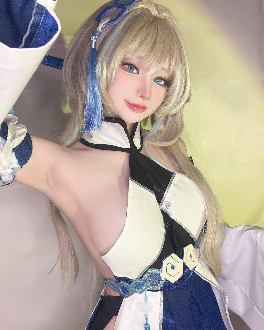 Meenfox - Guizhong-erohere4.jpg