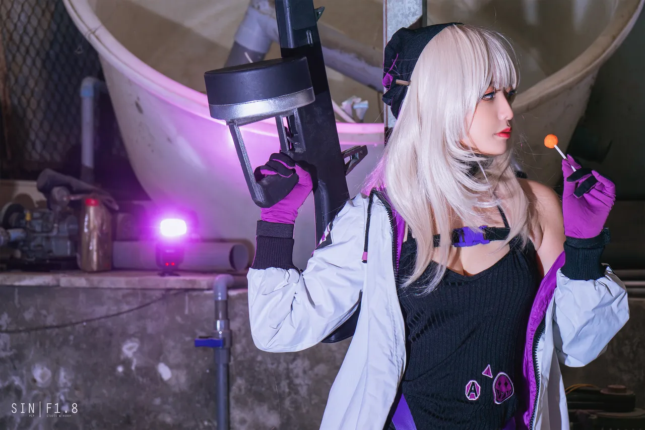 Messie Huang - AA-12-erohere9.webp