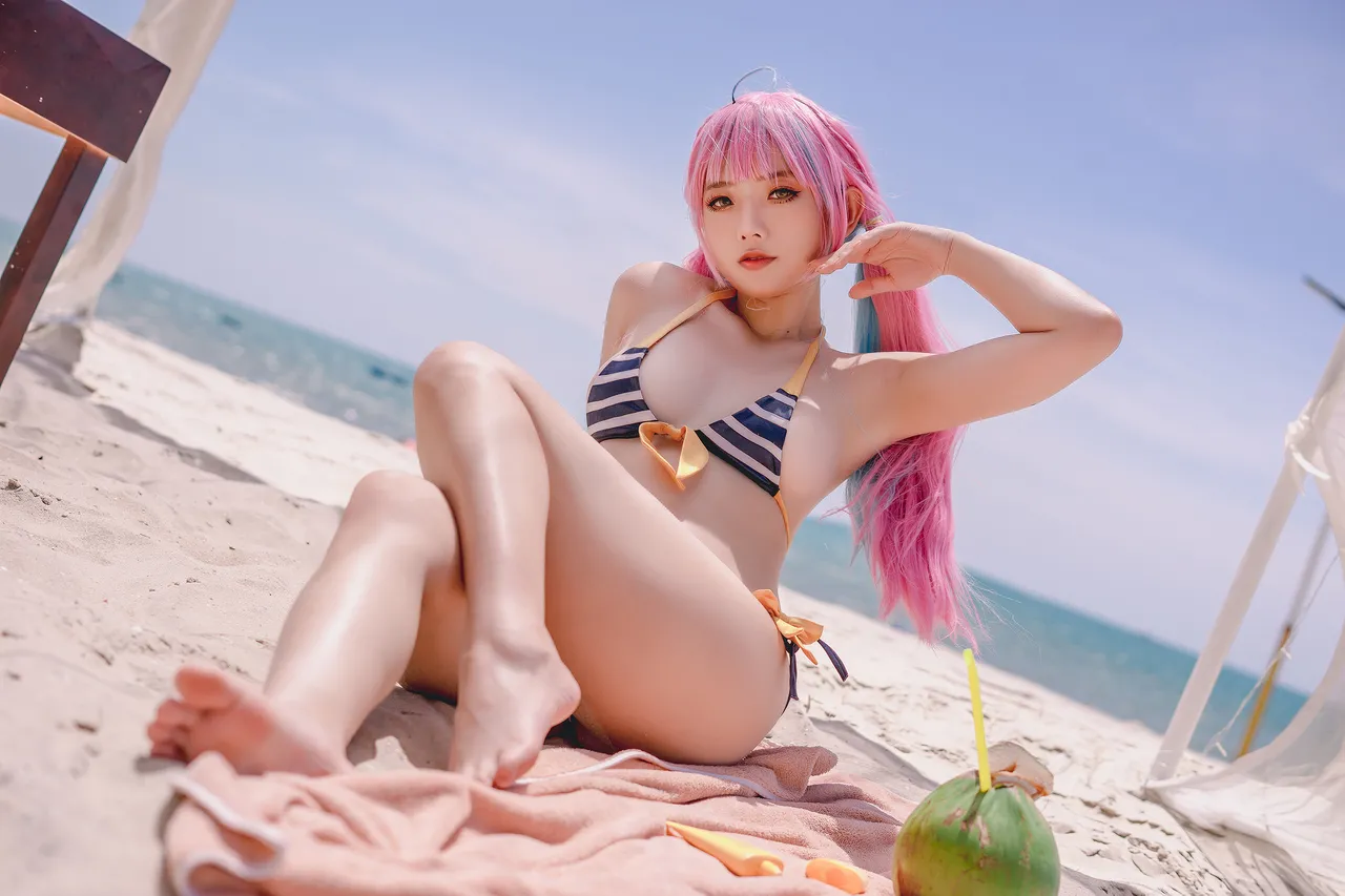 Messie Huang - Aqua Bikini-erohere3.webp