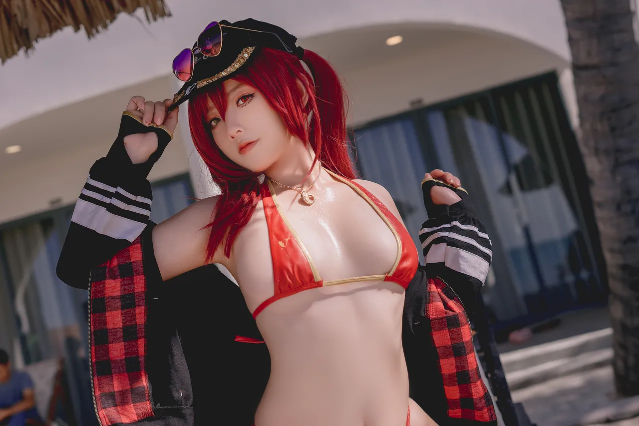 Messie Huang - Marine Houshou-erohere2.webp