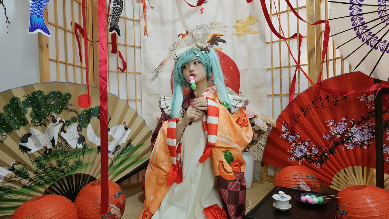 Messie Huang - Miku-erohere24.webp