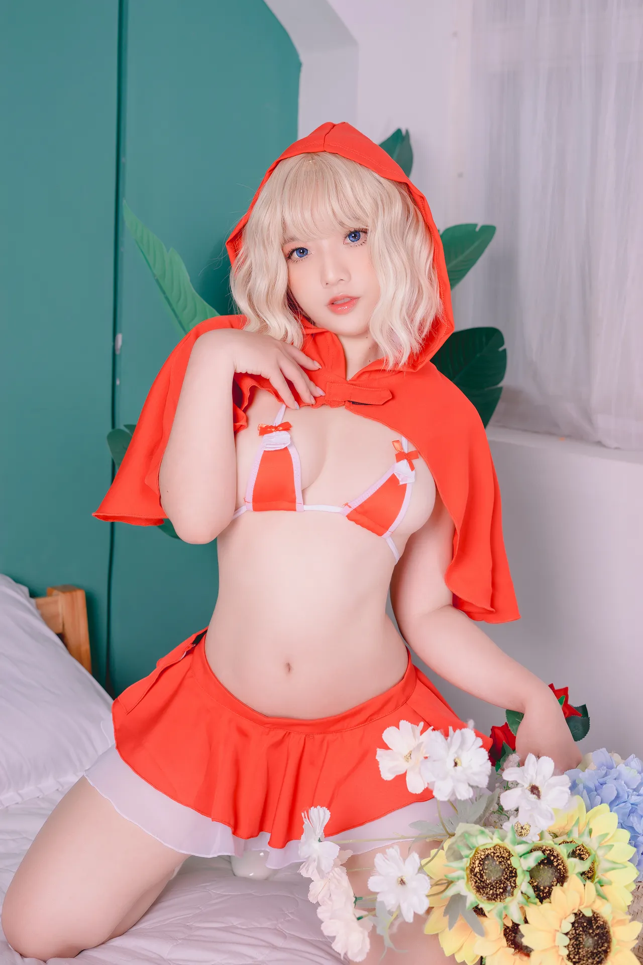 Messie Huang - Red Hood-erohere1.webp