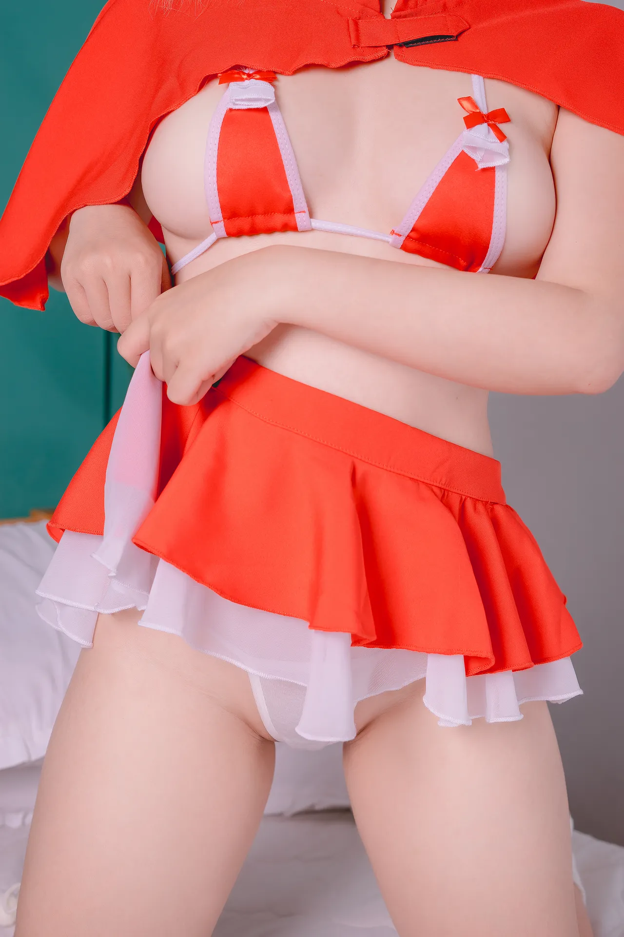 Messie Huang - Red Hood-erohere12.webp