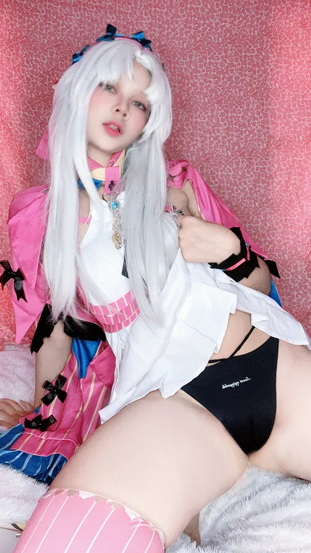 Meya - Carlotta-erohere4.webp
