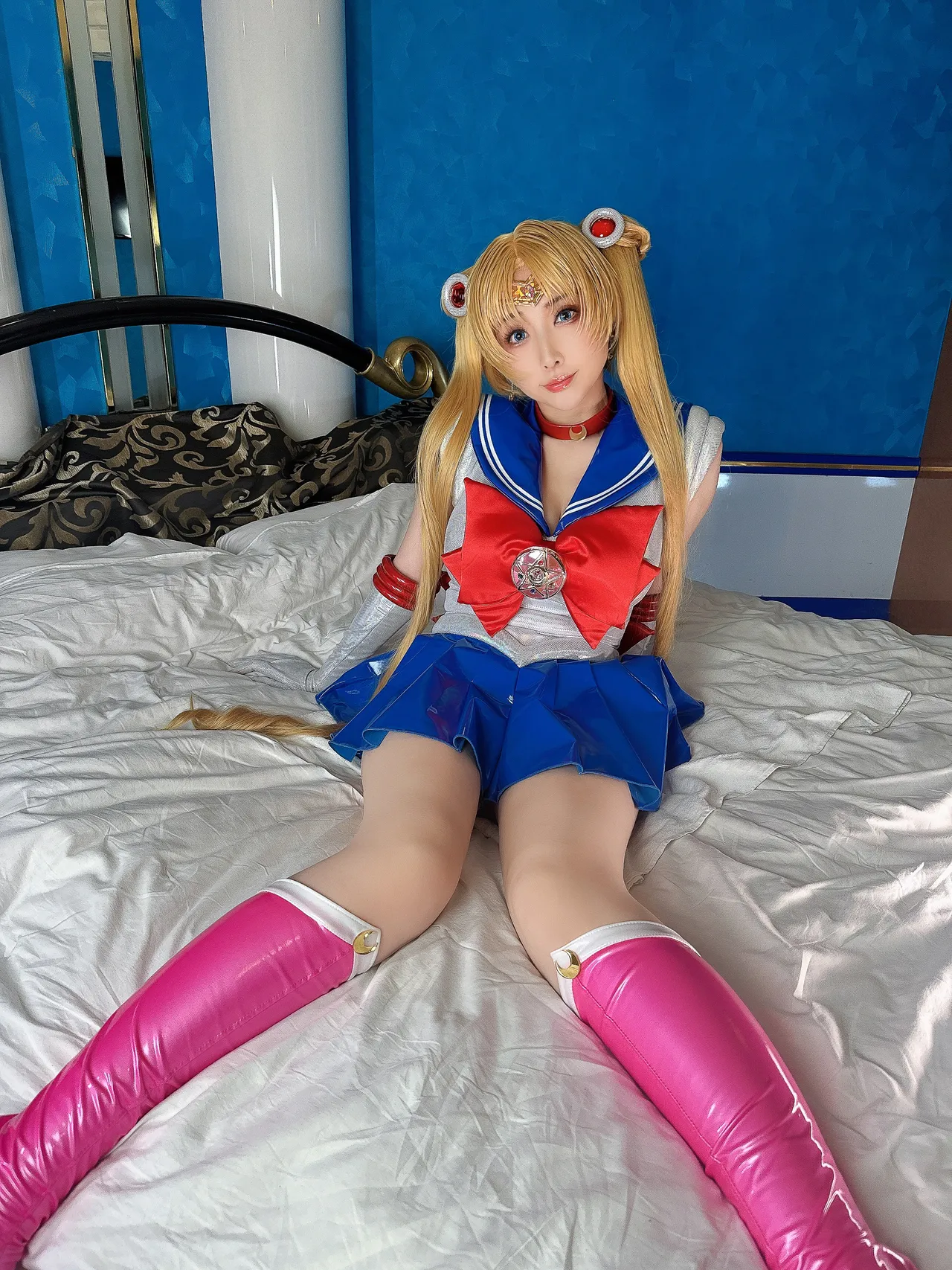 Momoiru Reku Moonlight Private Stay -SAILOR MOON COSPLAY PHOTO BOOK--erohere100.webp