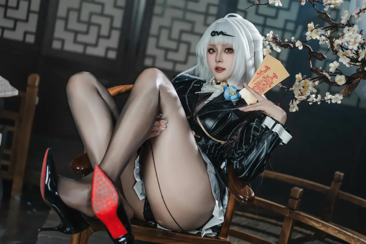 Natsuko夏夏子 - 仪玄-墨形影踪87P-563M-erohere24.webp