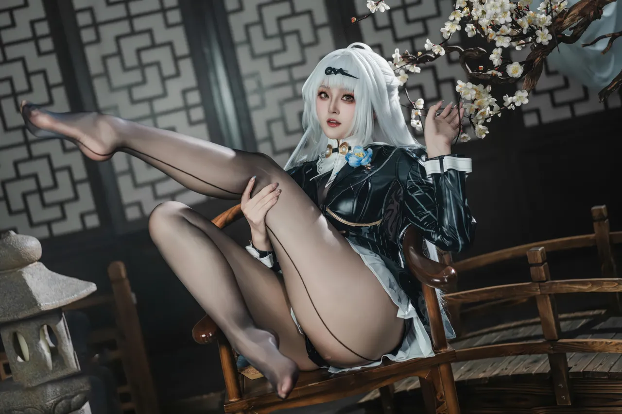 Natsuko夏夏子 - 仪玄-墨形影踪87P-563M-erohere26.webp