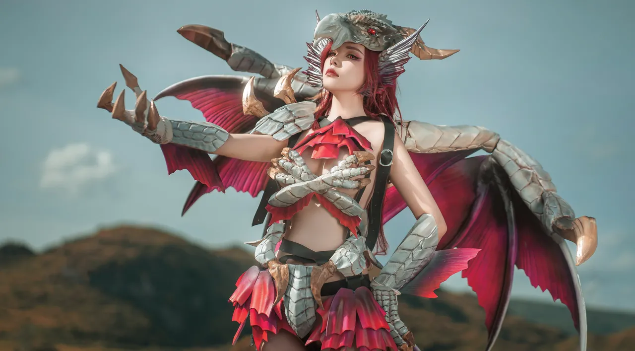Nekokoyoshi (爆机少女喵小吉) cosplay Dawn Jue Silver Dragon - Monster Hunter Rise-erohere0.webp