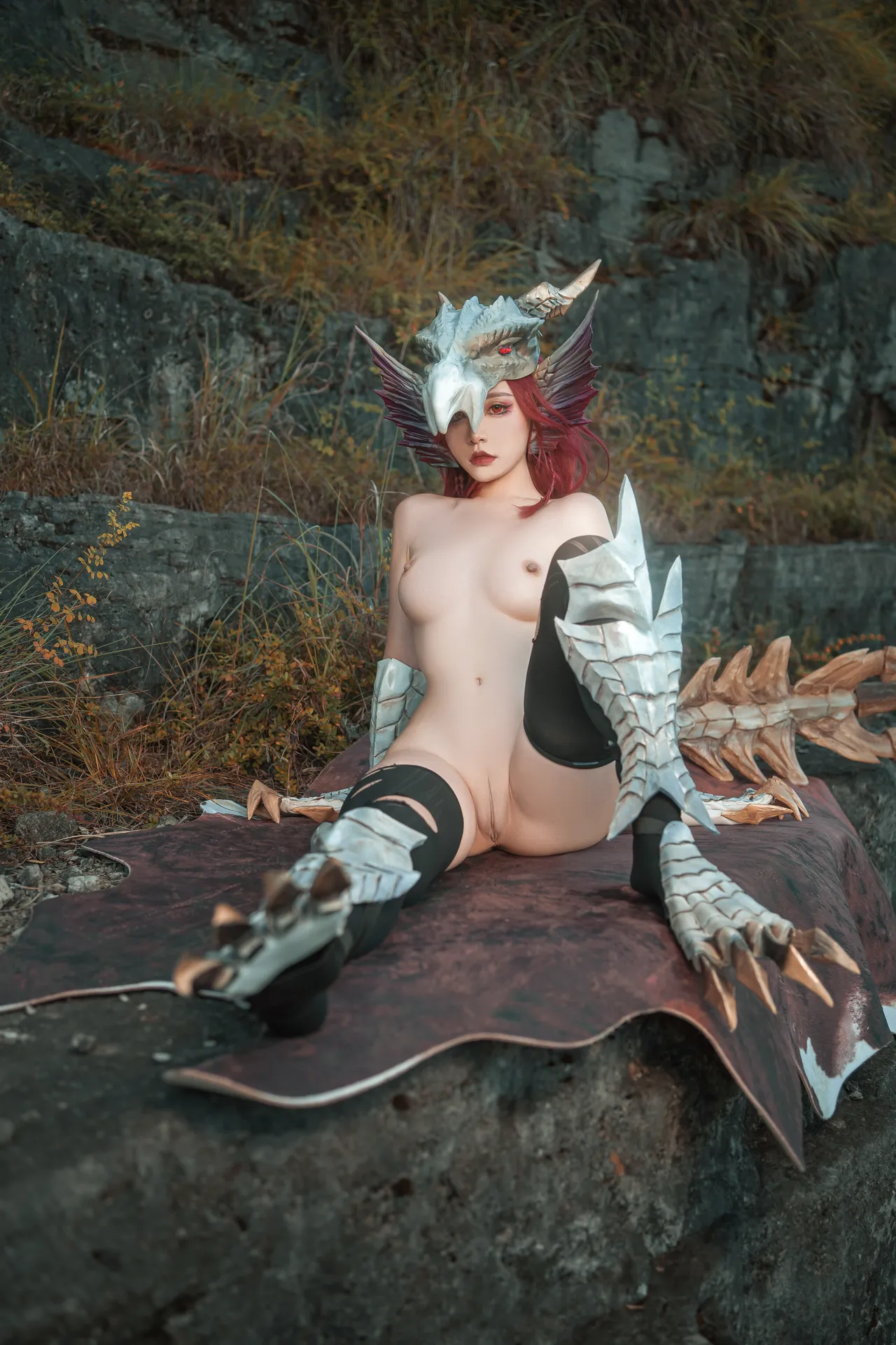 Nekokoyoshi (爆机少女喵小吉) cosplay Dawn Jue Silver Dragon - Monster Hunter Rise-erohere25.webp