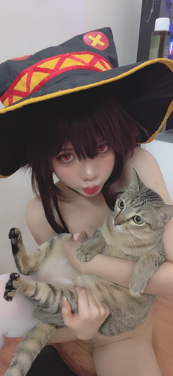 PoppaChan - Megumin-erohere111.jpg