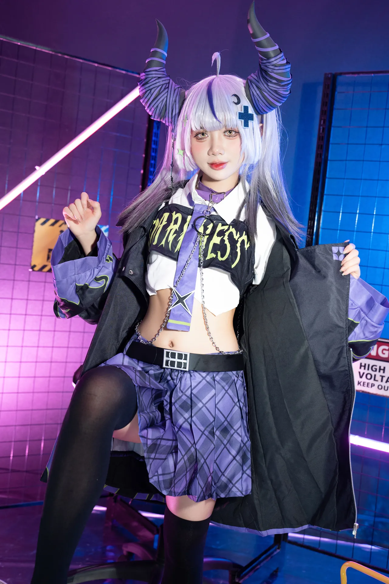 Poppachan - Laplus in new outfit-erohere11.webp