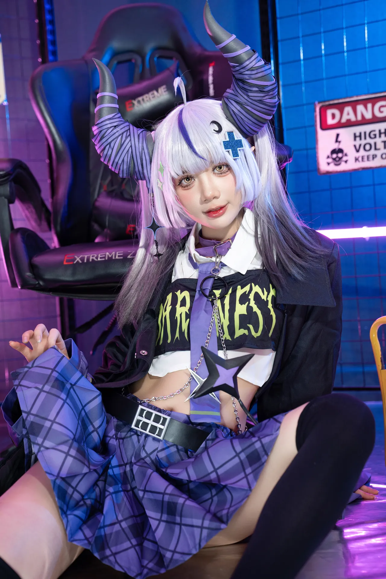 Poppachan - Laplus in new outfit-erohere2.webp