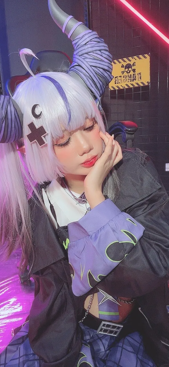 Poppachan - Laplus in new outfit-erohere53.webp