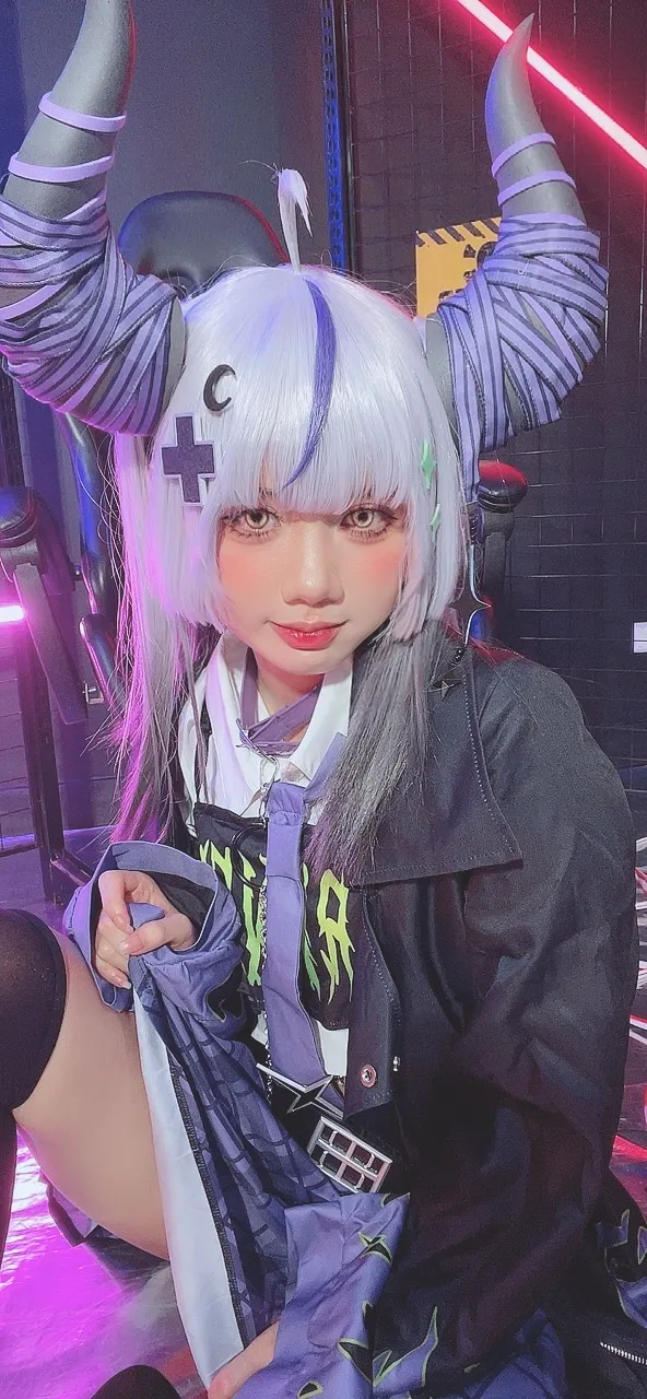 Poppachan - Laplus in new outfit-erohere54.webp