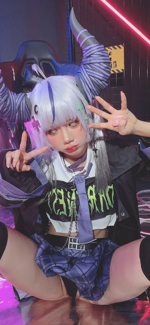 Poppachan - Laplus in new outfit-erohere59.webp