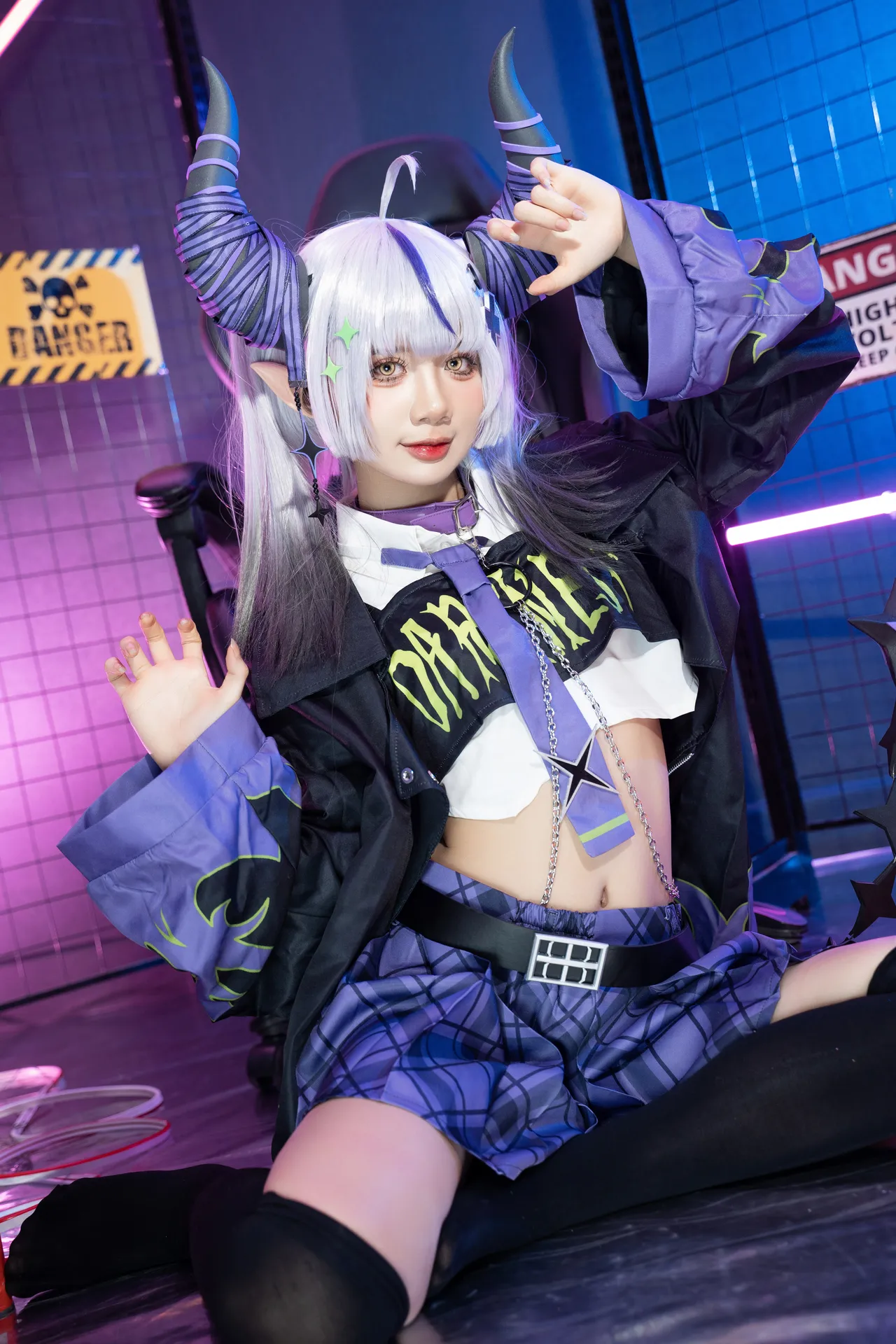 Poppachan - Laplus in new outfit-erohere6.webp